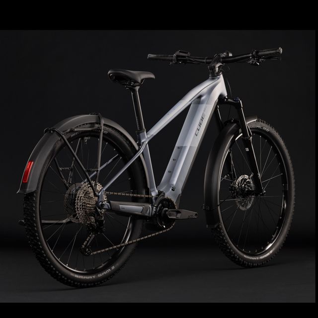 CUBE Reaction Hybrid Performance 720 FE 2027 sähköpyörä